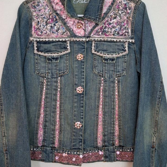 UPCYCLED HANDPAINTED DENIUM JACKET - Picture 2 of 5